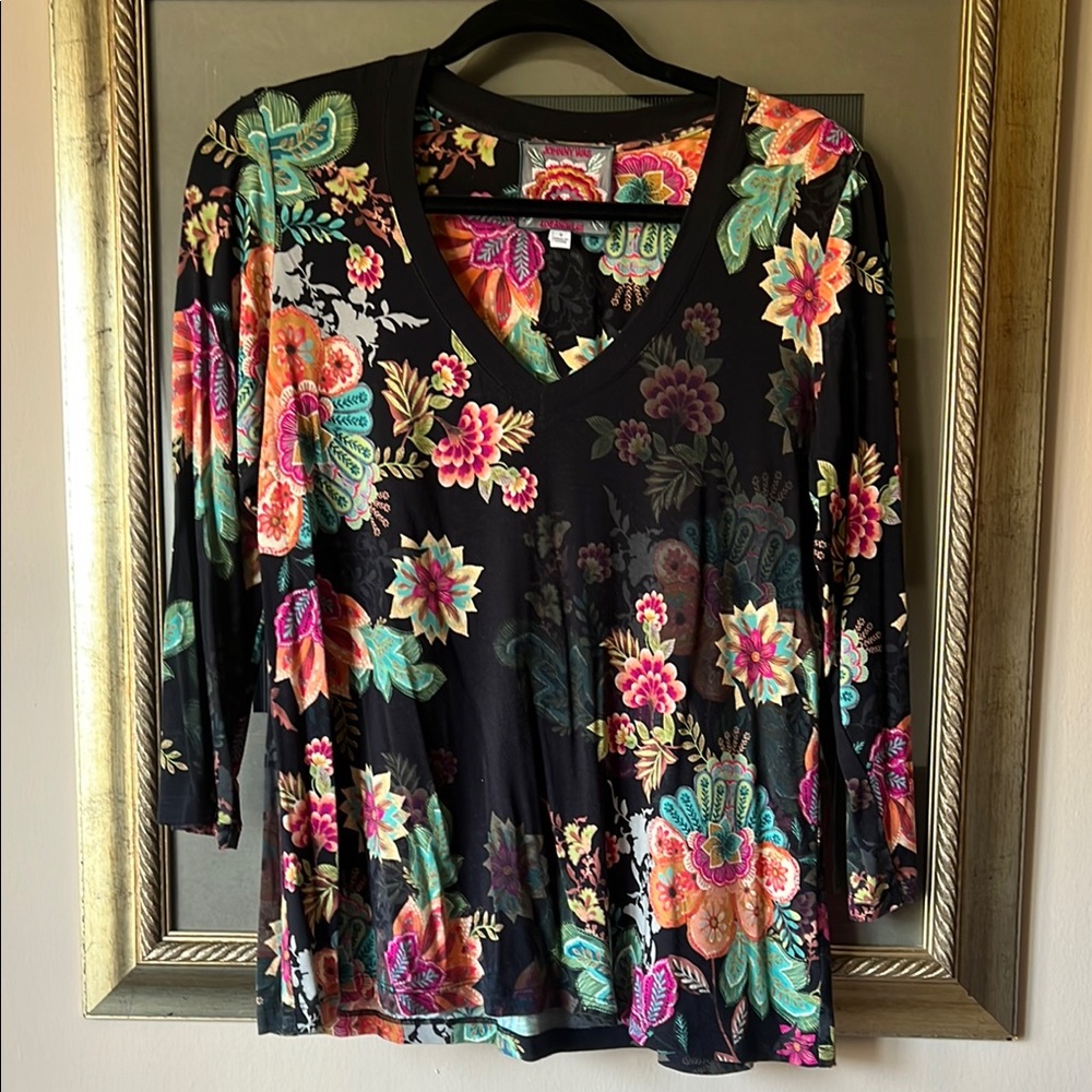 Johnny Was The Janie Favorite 3/4 Sleeve V Neck Swing Tee Top Small